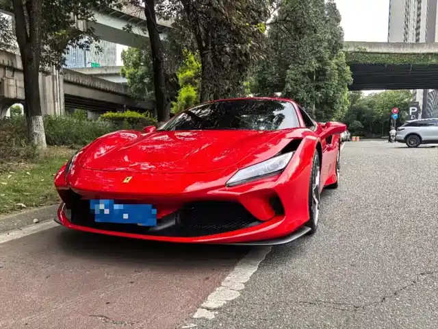 FERRARI F8 2021