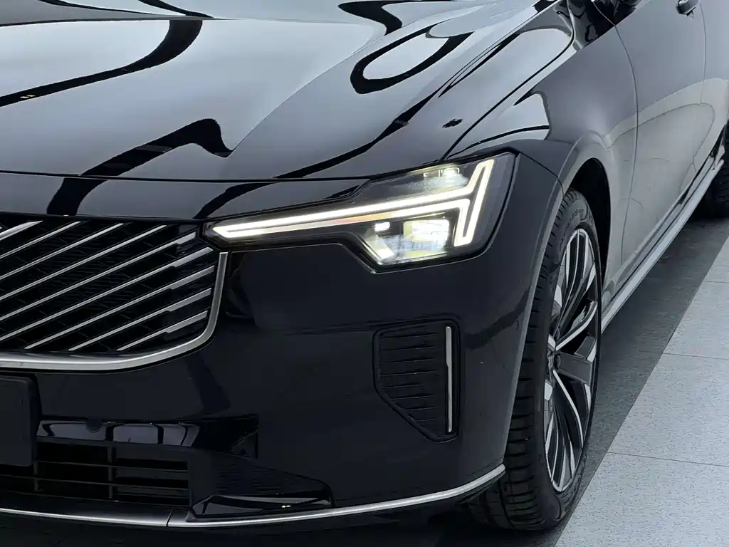 Volvo S90 2026 B5 Luxury
