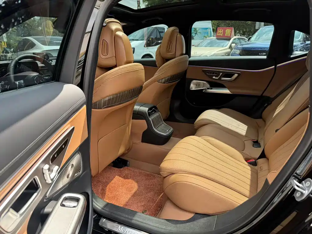 Mercedes-Benz E-Class — миниатюра 5