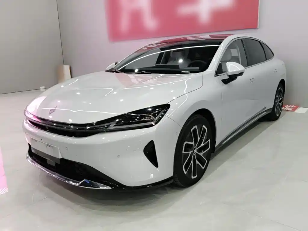 Baojun Xiangjing — миниатюра 2