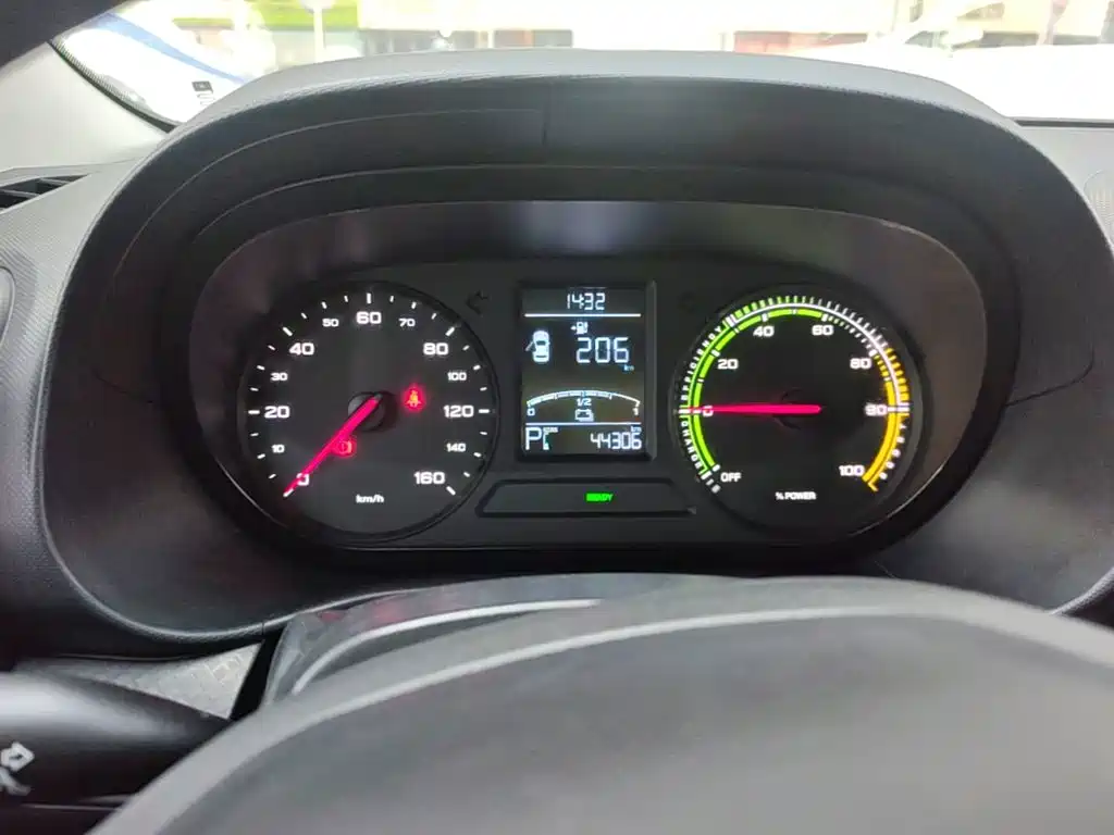 Roewe Clever — миниатюра 12