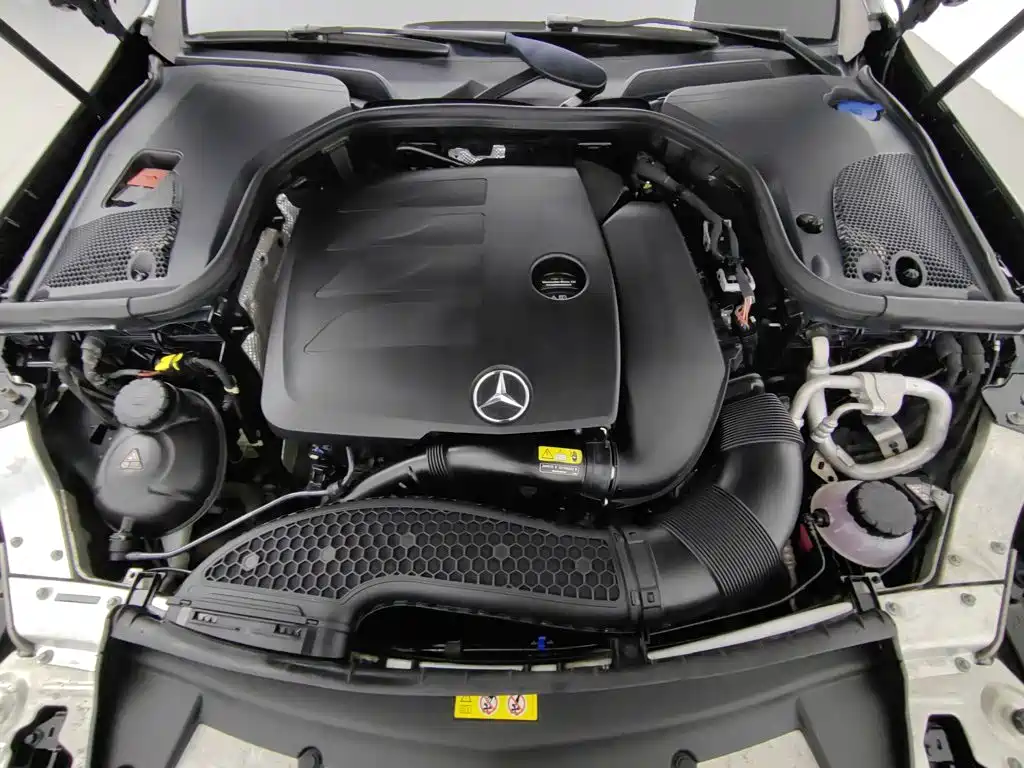 Mercedes-Benz E-Class — миниатюра 6