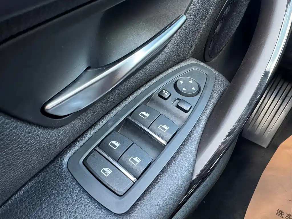BMW 3 Series — миниатюра 35
