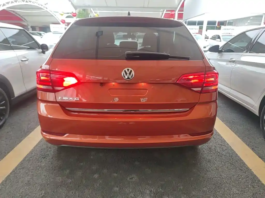 Volkswagen Santana — миниатюра 6