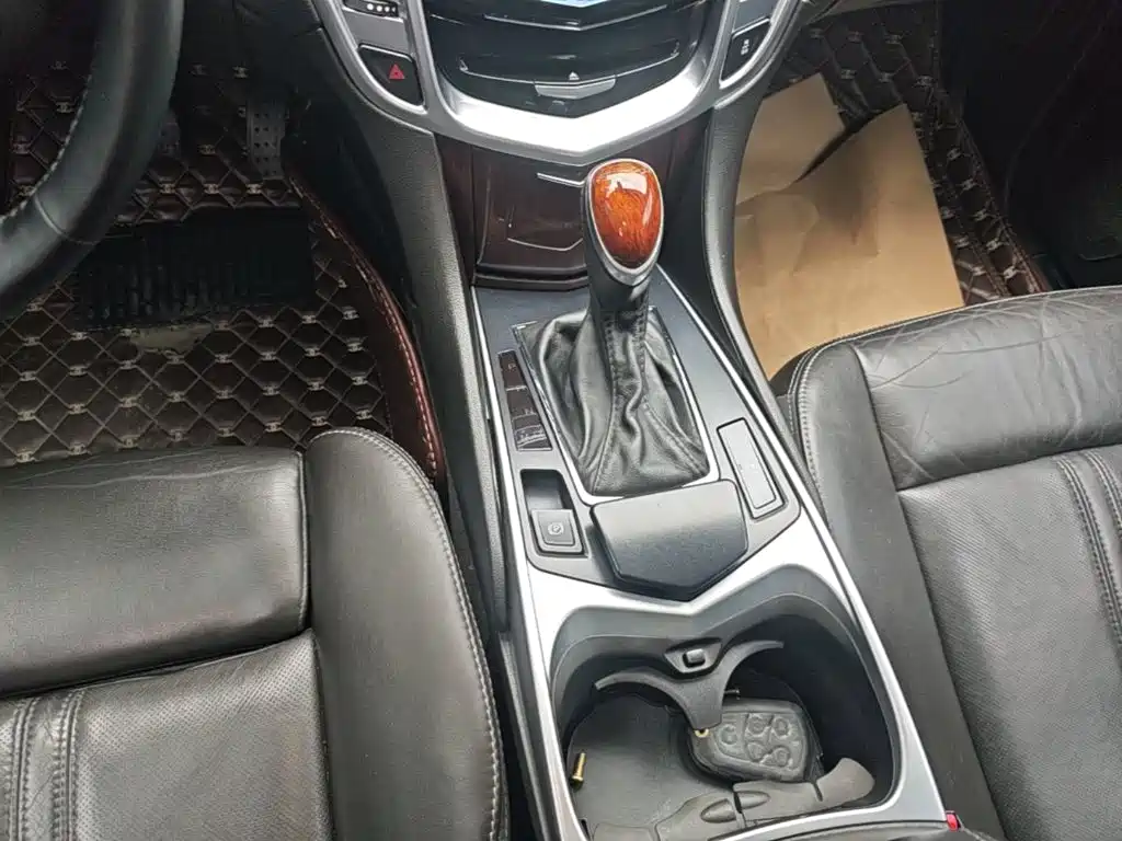 Cadillac SRX — миниатюра 14