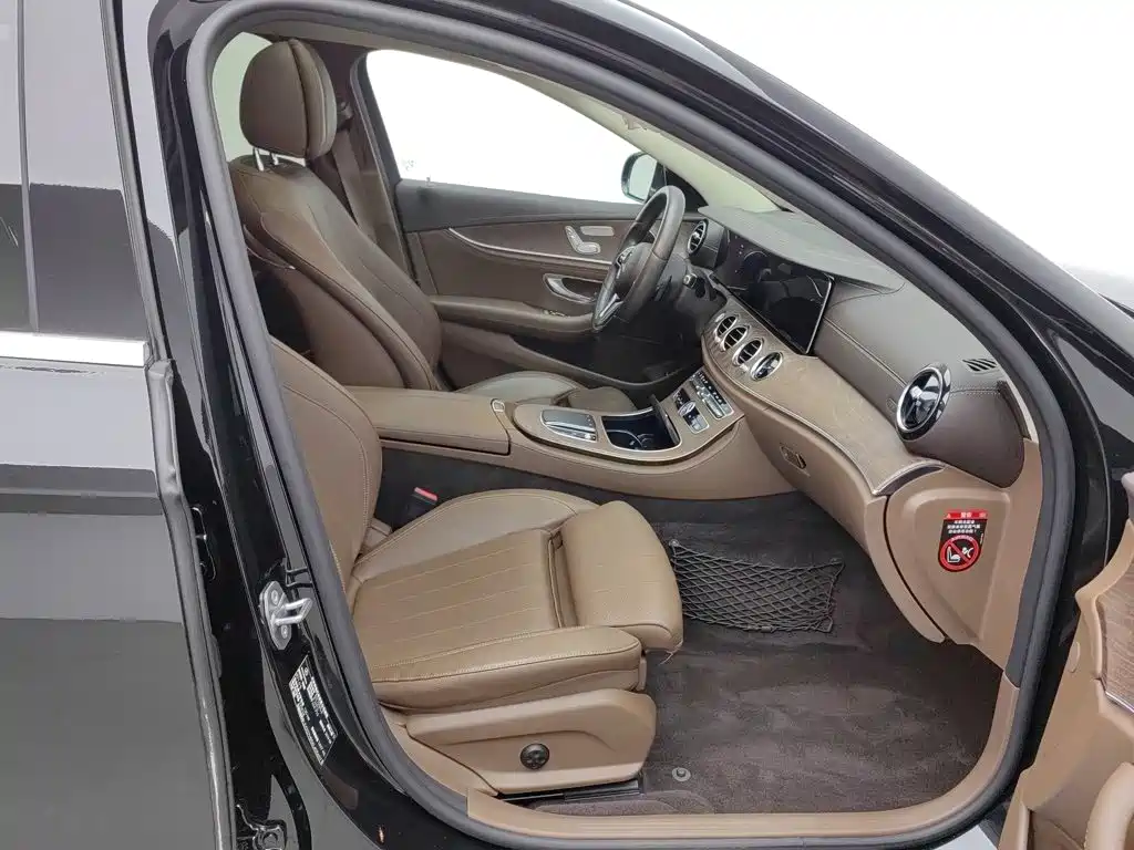 Mercedes-Benz E-Class — миниатюра 23