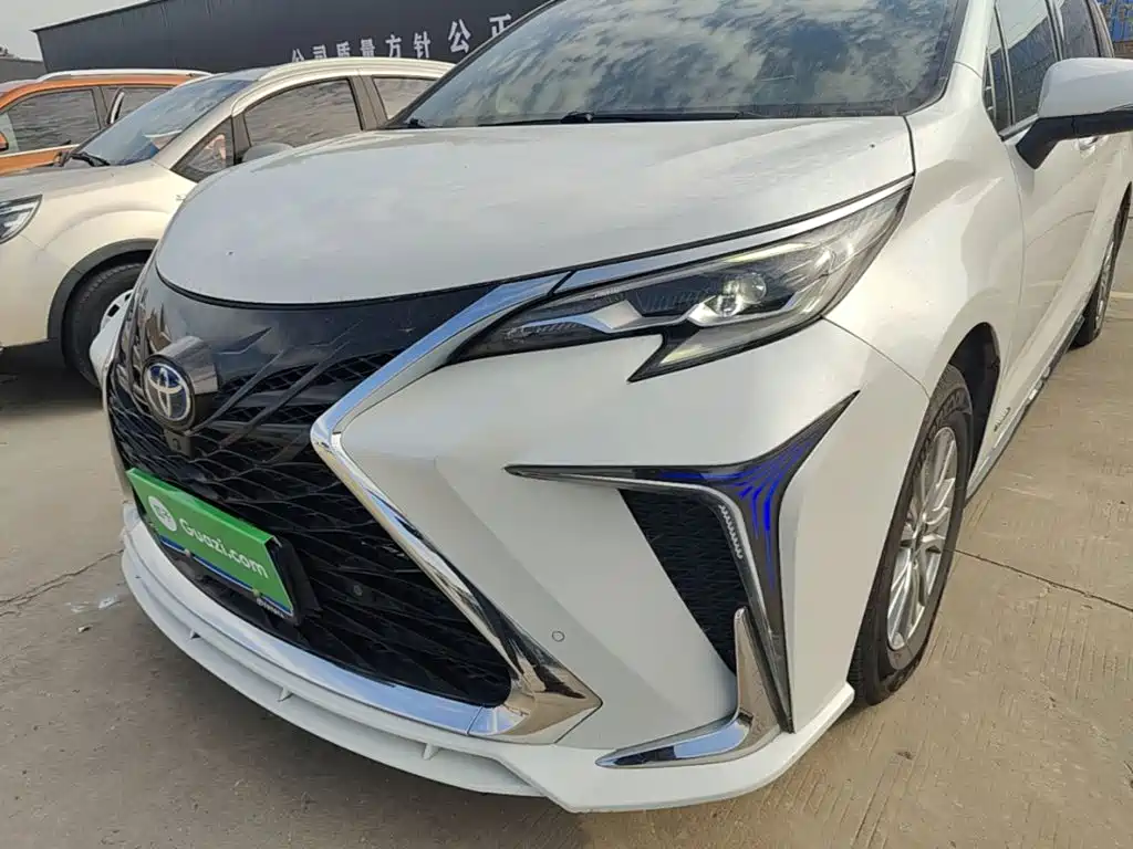 Toyota Sienna — миниатюра 24