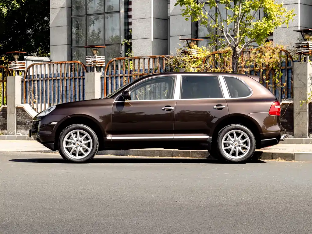 Porsche Cayenne — миниатюра 19