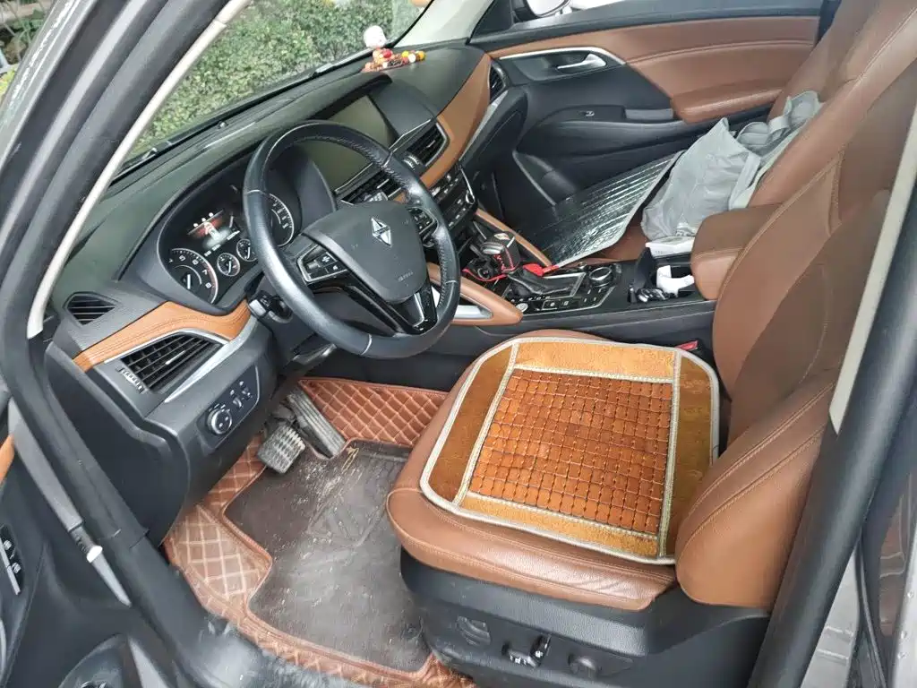 Borgward BX7 — миниатюра 11