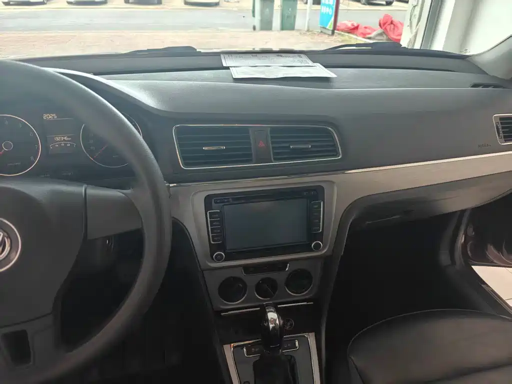 Volkswagen Lavida — миниатюра 6