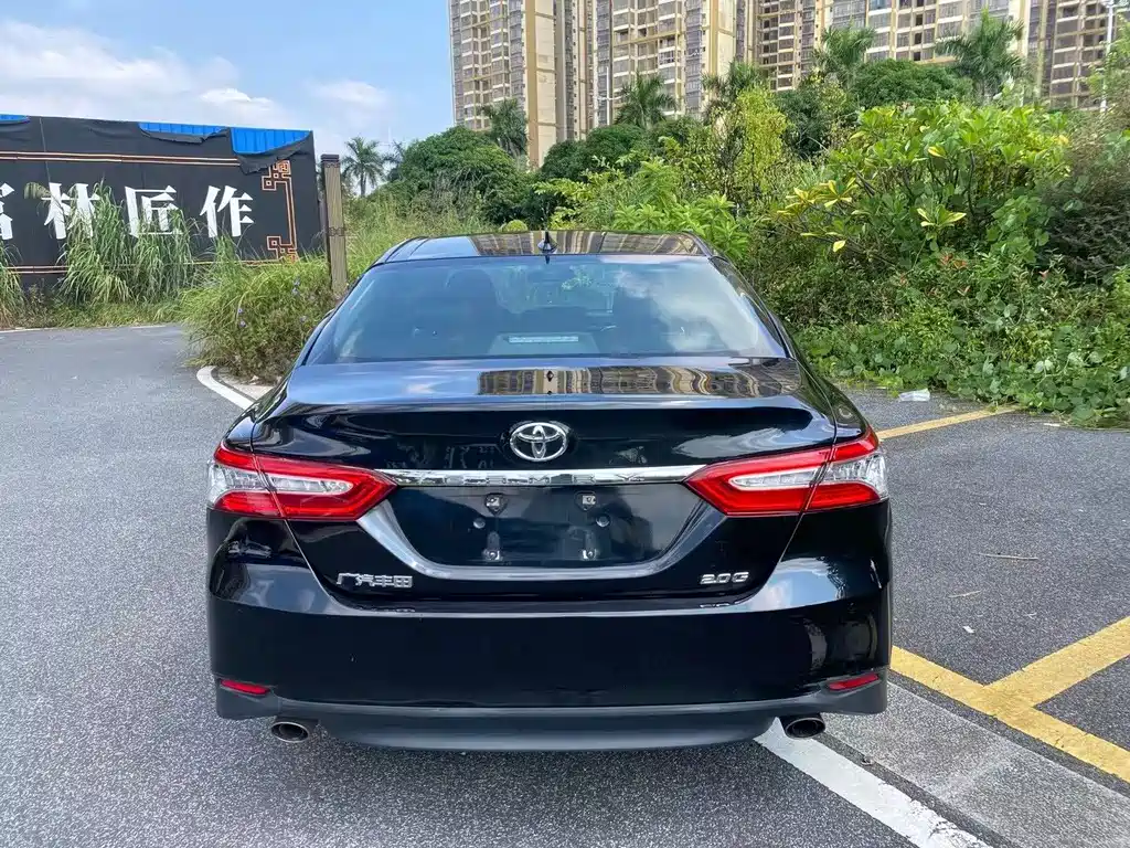 Toyota Camry — миниатюра 3