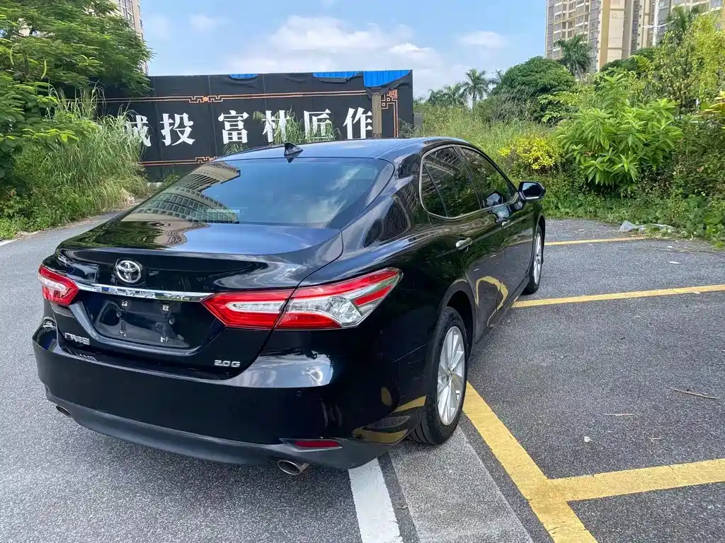 Toyota Camry — миниатюра 4