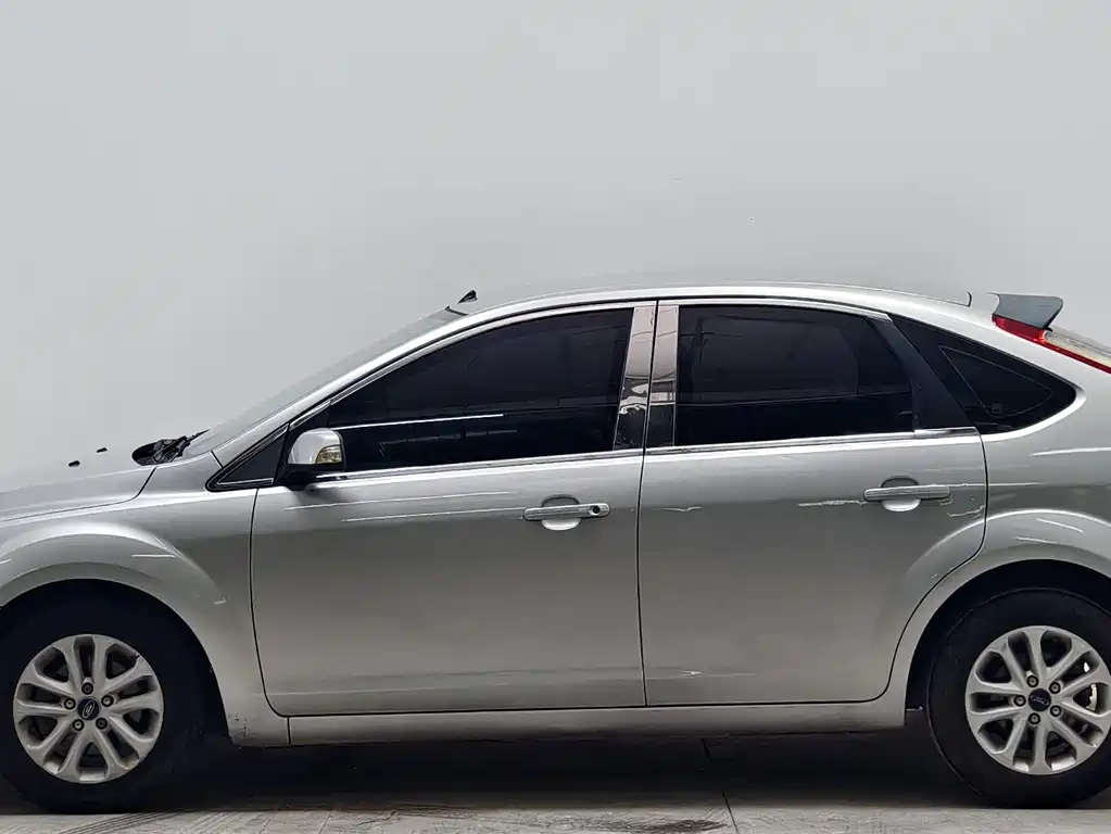 Ford Focus — миниатюра 7