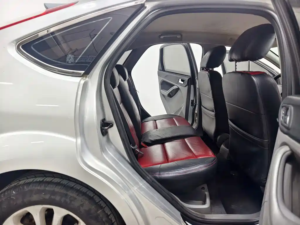 Ford Focus — миниатюра 15