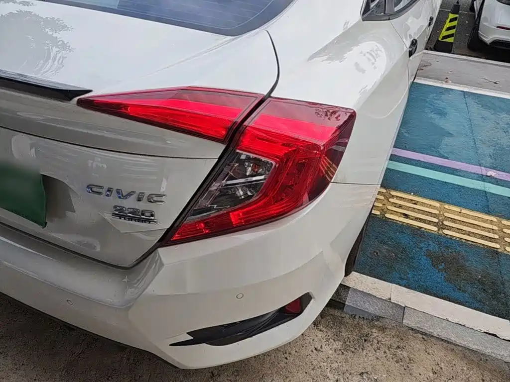 Honda Civic — миниатюра 8