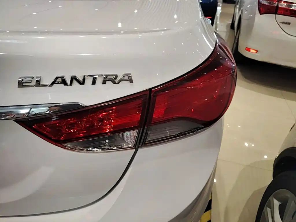 Hyundai Elantra Langdong — миниатюра 8