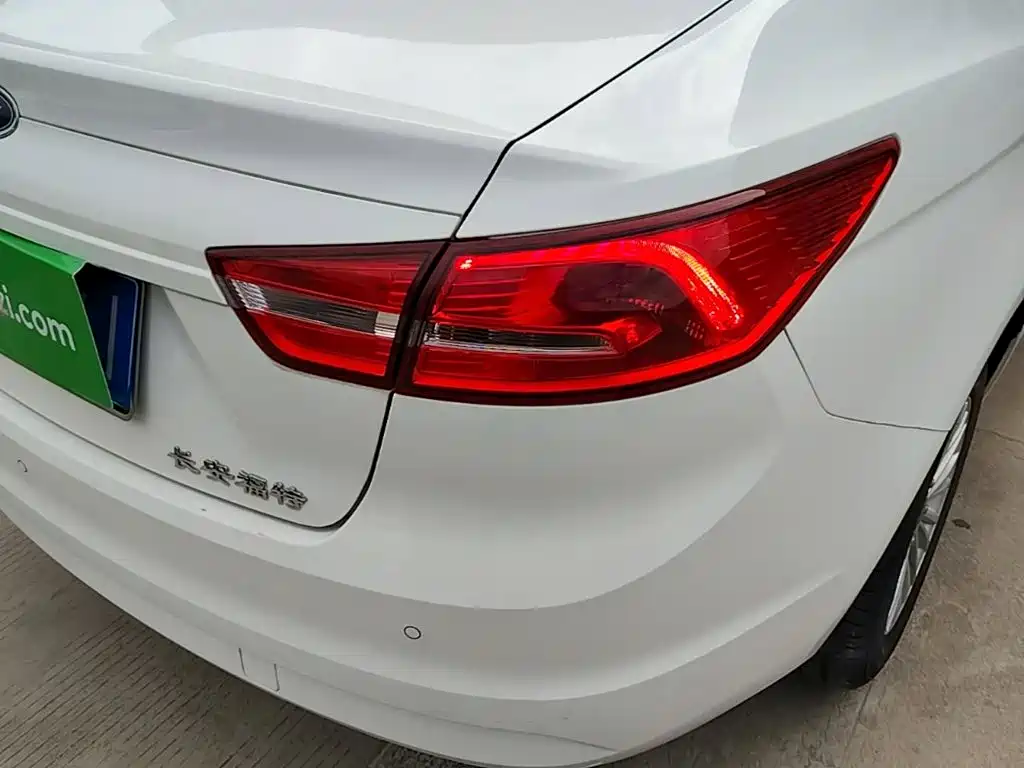 Ford Escort — миниатюра 8