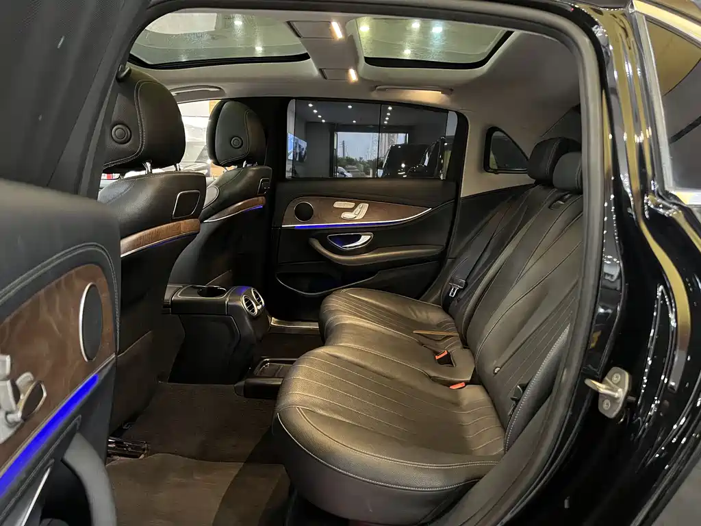 MERCEDES-BENZ E CLASS