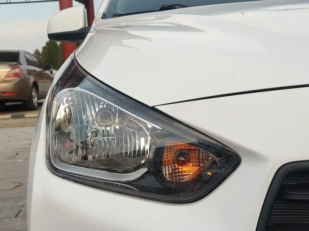 Hyundai Verna — миниатюра 5