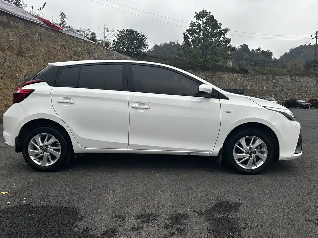 TOYOTA YARIS L ZHIXUAN