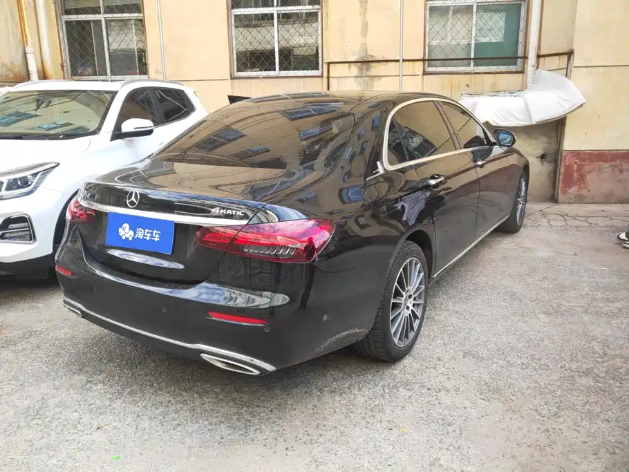 Mercedes-Benz E-Class — миниатюра 3