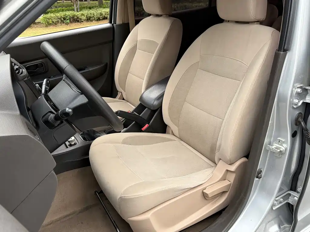Wuling Hongguang — миниатюра 7