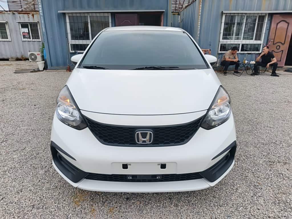 Honda Fit 1.5 л 2022 г. Белый, пробег 45199 км
