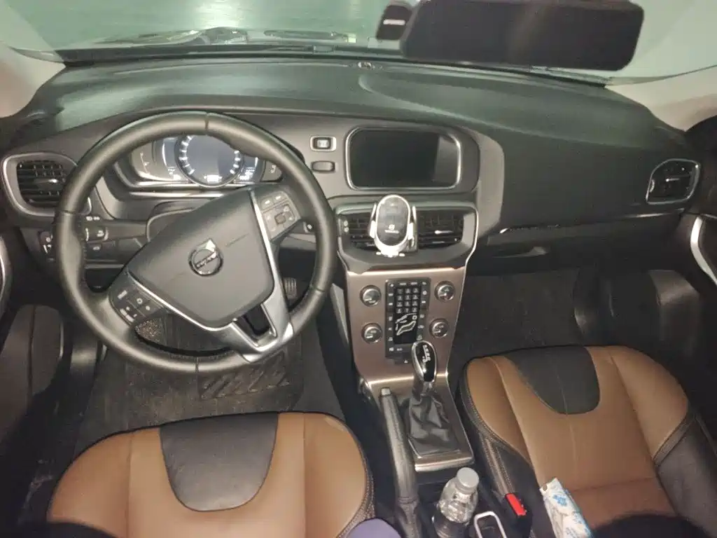 Volvo V40 — миниатюра 13