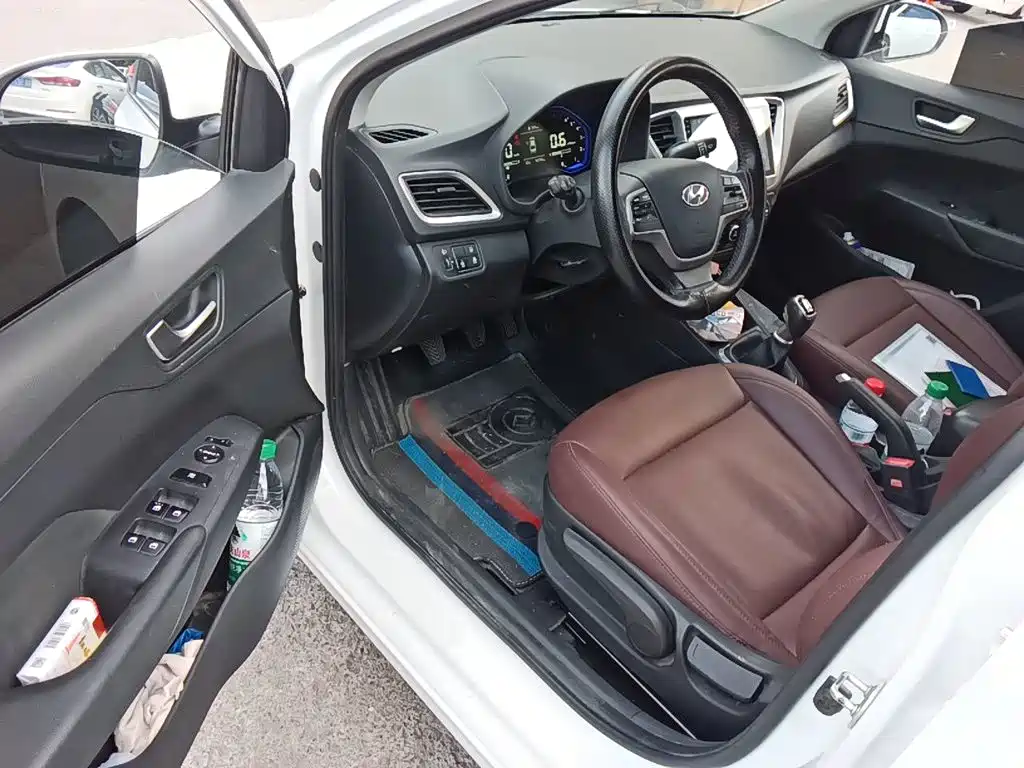 Hyundai Verna — миниатюра 12