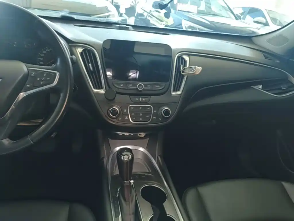 Chevrolet Malibu XL — миниатюра 13