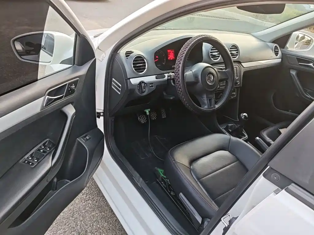Volkswagen Jetta — миниатюра 16