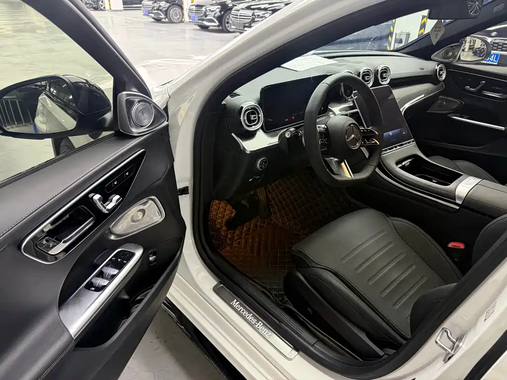 Mercedes-Benz C-Class — миниатюра 5