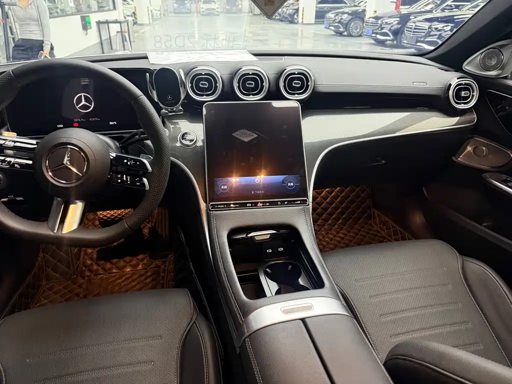 Mercedes-Benz C-Class — миниатюра 6
