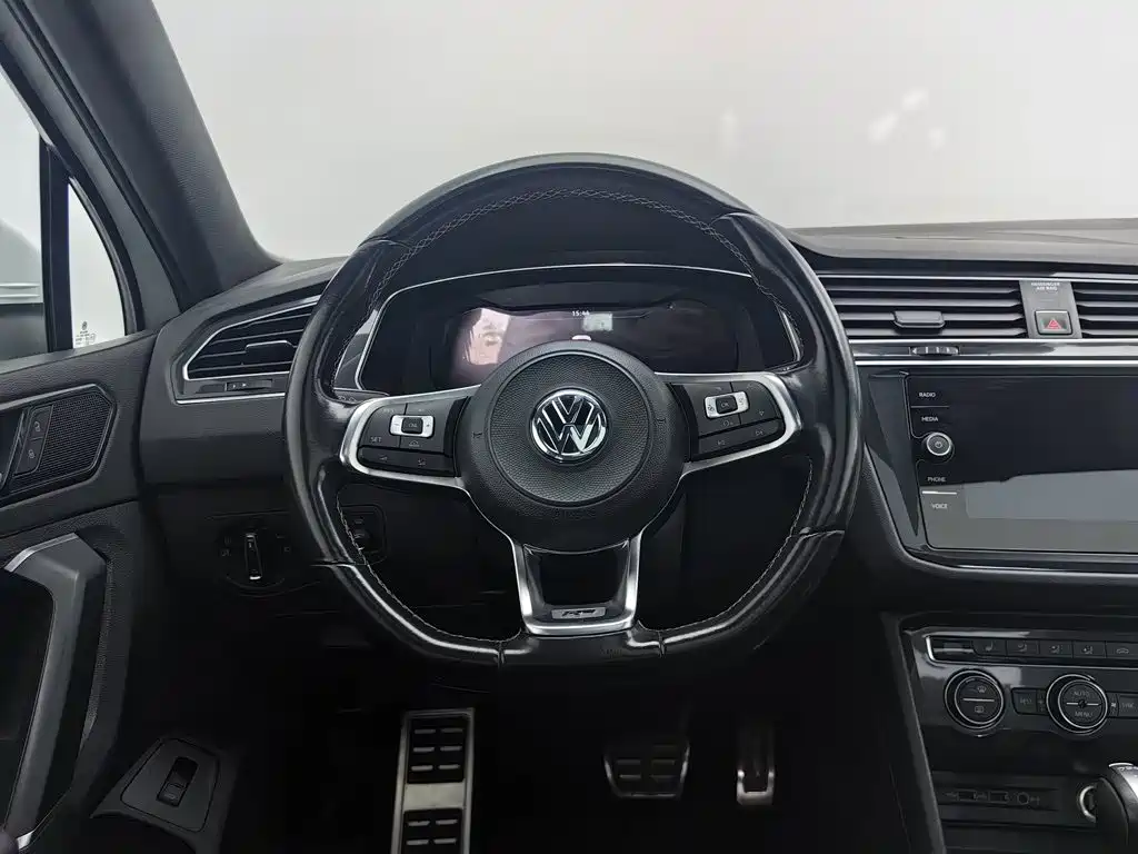 Volkswagen Tiguan — миниатюра 11