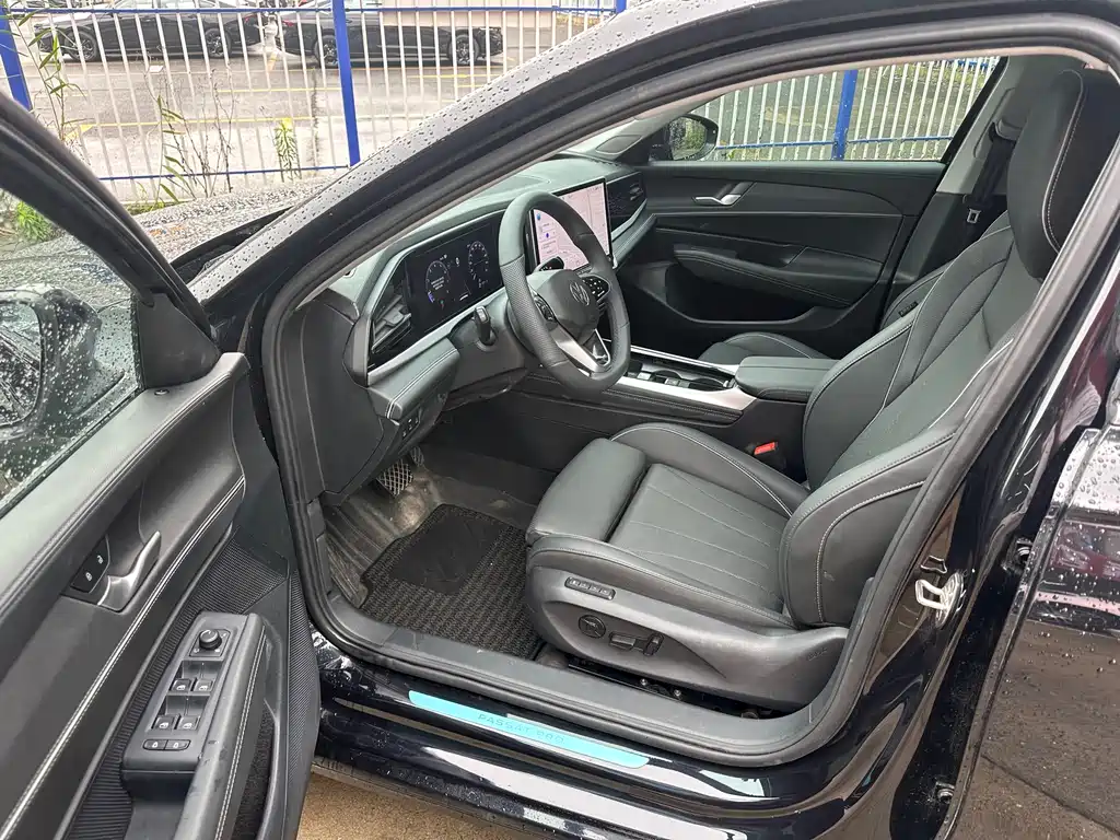 Volkswagen Passat 2025 Pro 380TSI