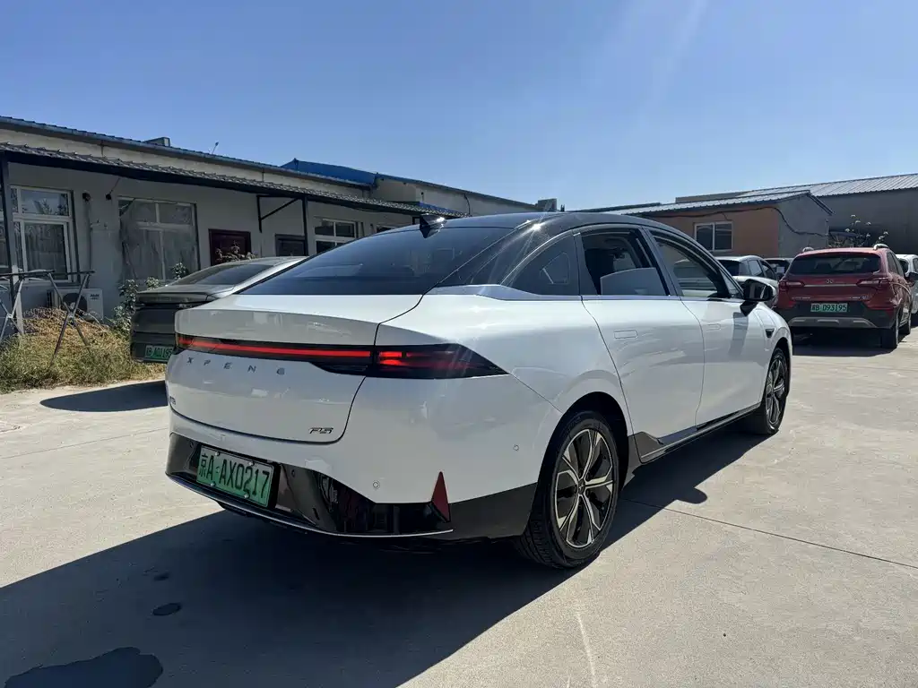 XPeng P5 — миниатюра 11