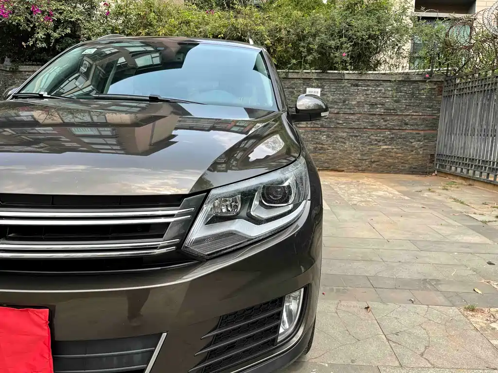 Volkswagen Tiguan 2015 1.8TSI AT Luxury