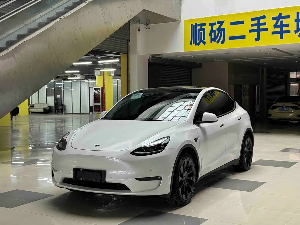 Tesla Model Y 2021