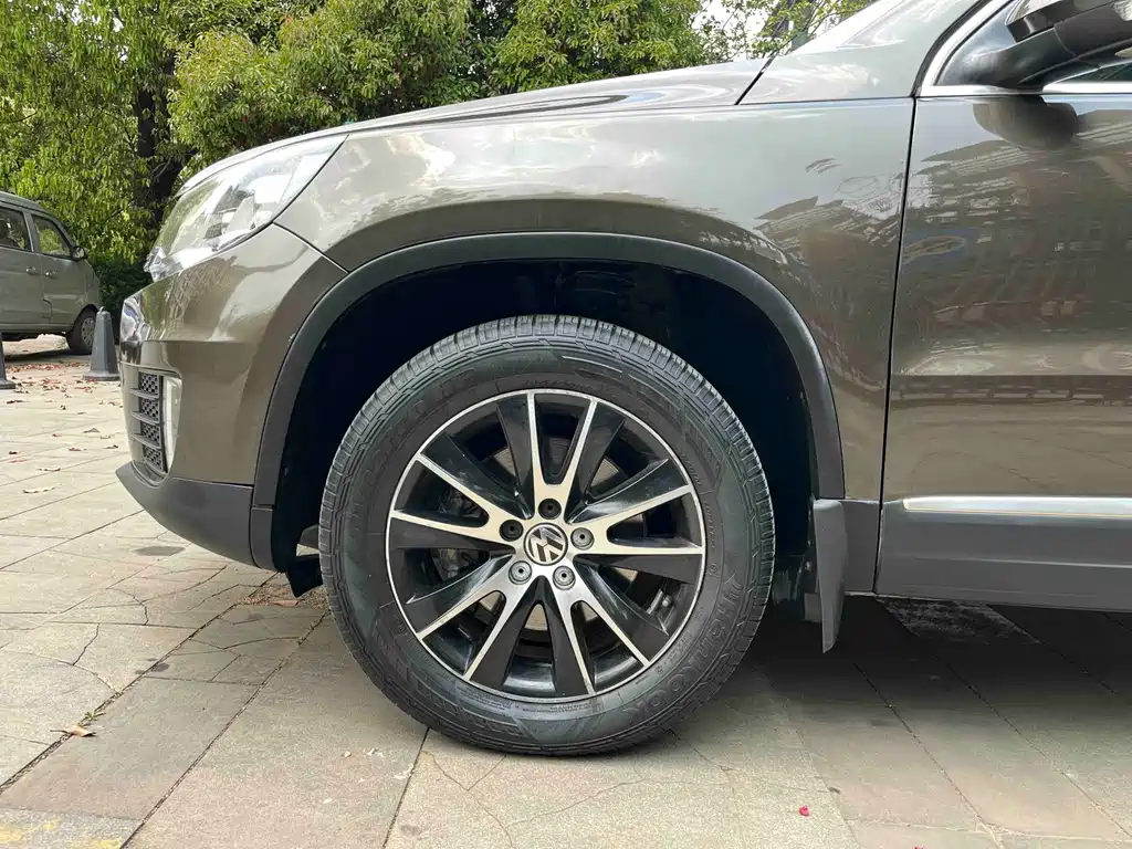 Volkswagen Tiguan 2015 1.8TSI AT Luxury