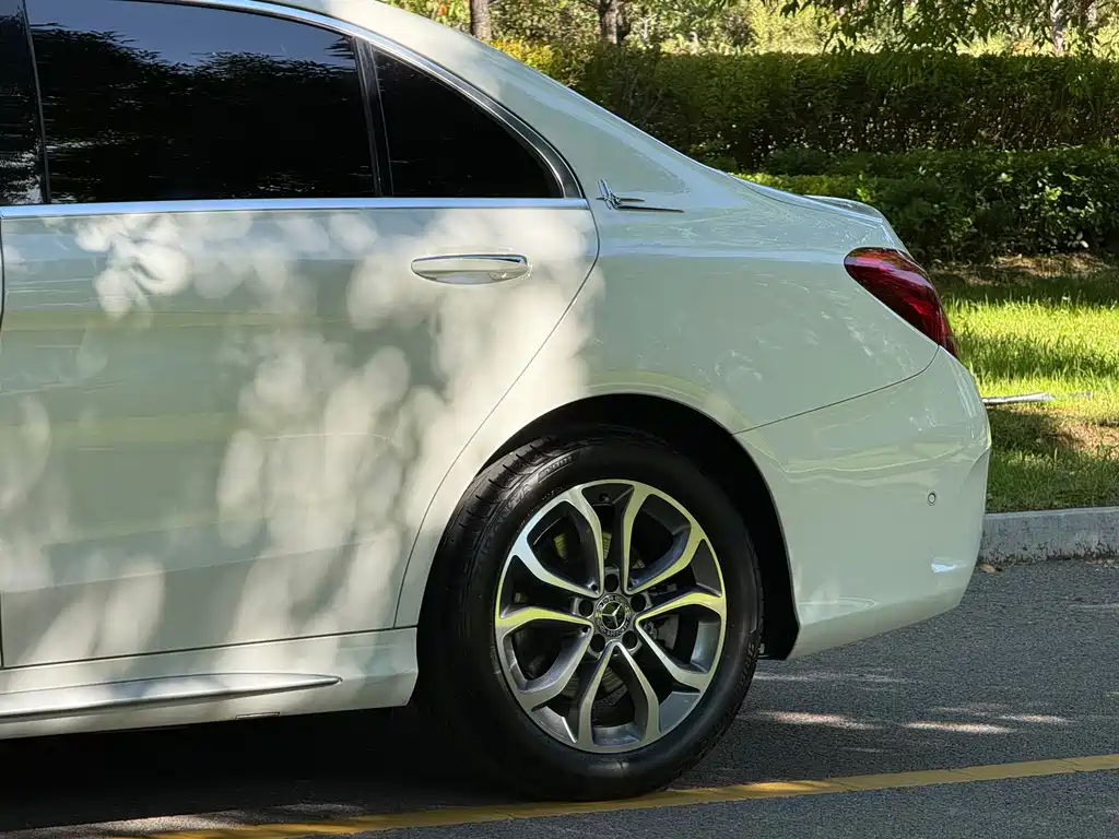 Mercedes-Benz C-Class — миниатюра 7