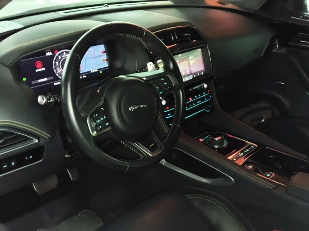Jaguar F-PACE — миниатюра 10