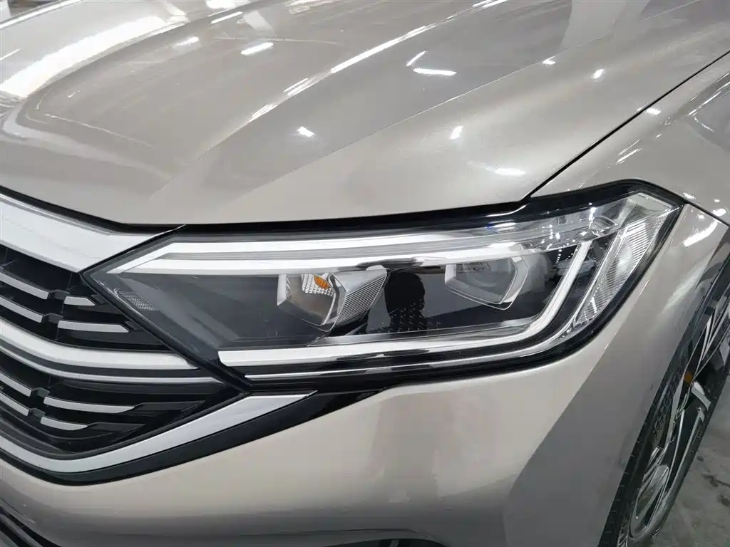 Volkswagen Sagitar 2023 300TSI DSG