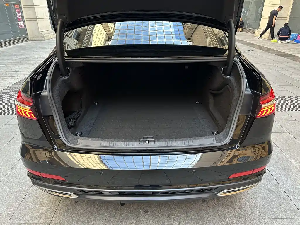 Audi A6L — миниатюра 10