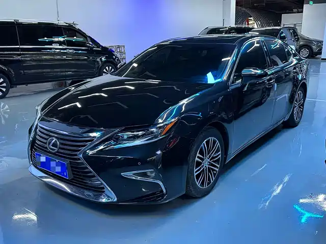 LEXUS  ES 2018