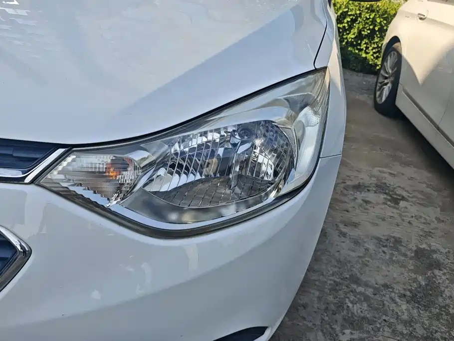 Chevrolet Sail — миниатюра 5
