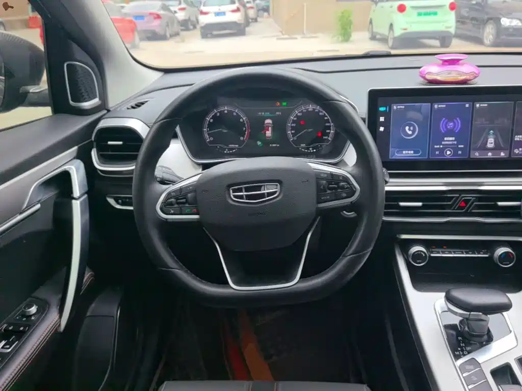 Geely Binyue — миниатюра 11