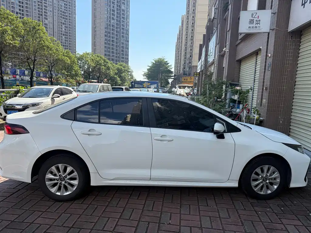 Toyota Corolla — миниатюра 5