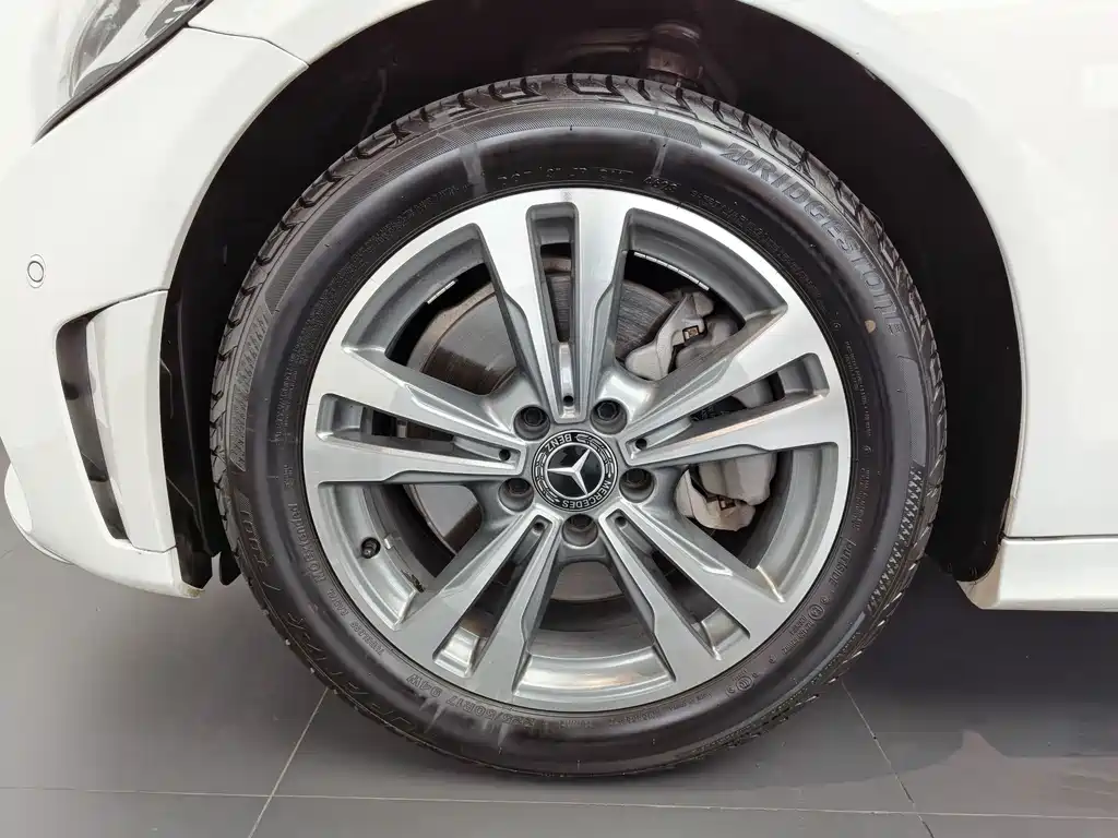 Mercedes-Benz C-Class — миниатюра 12