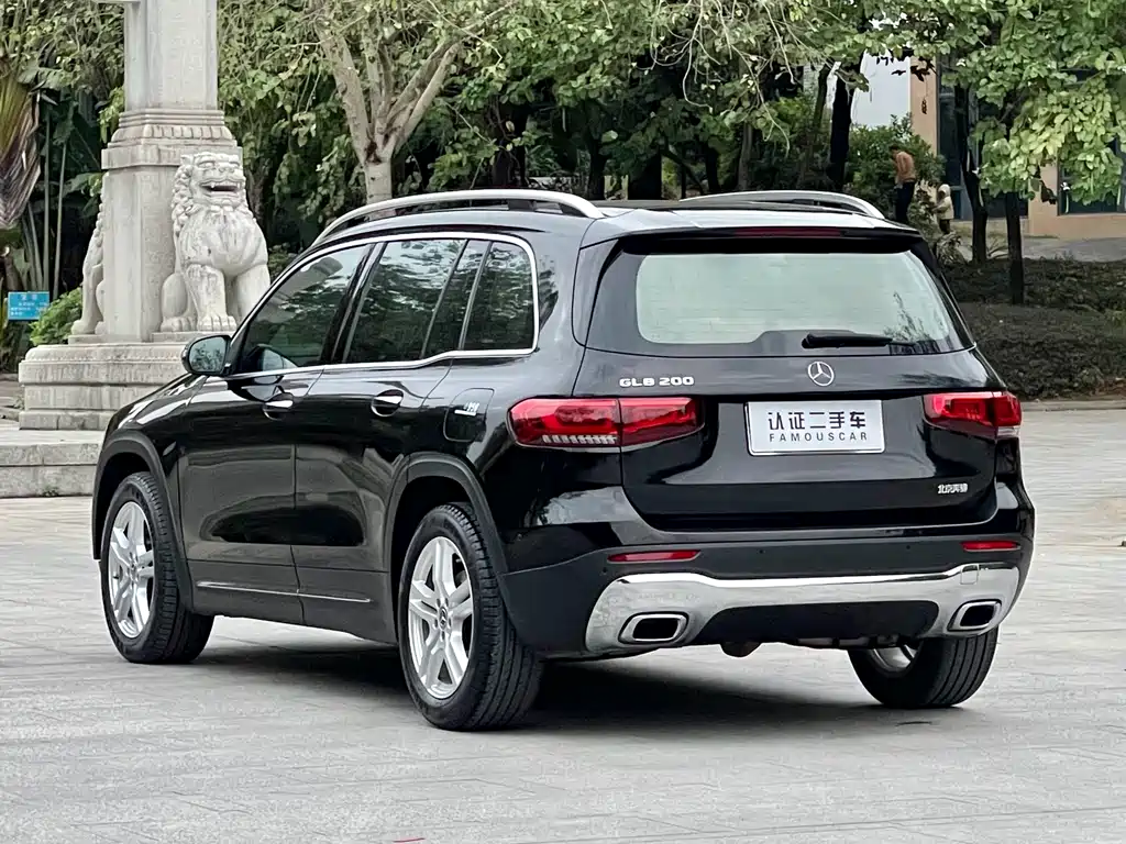 MERCEDES-BENZ GLB