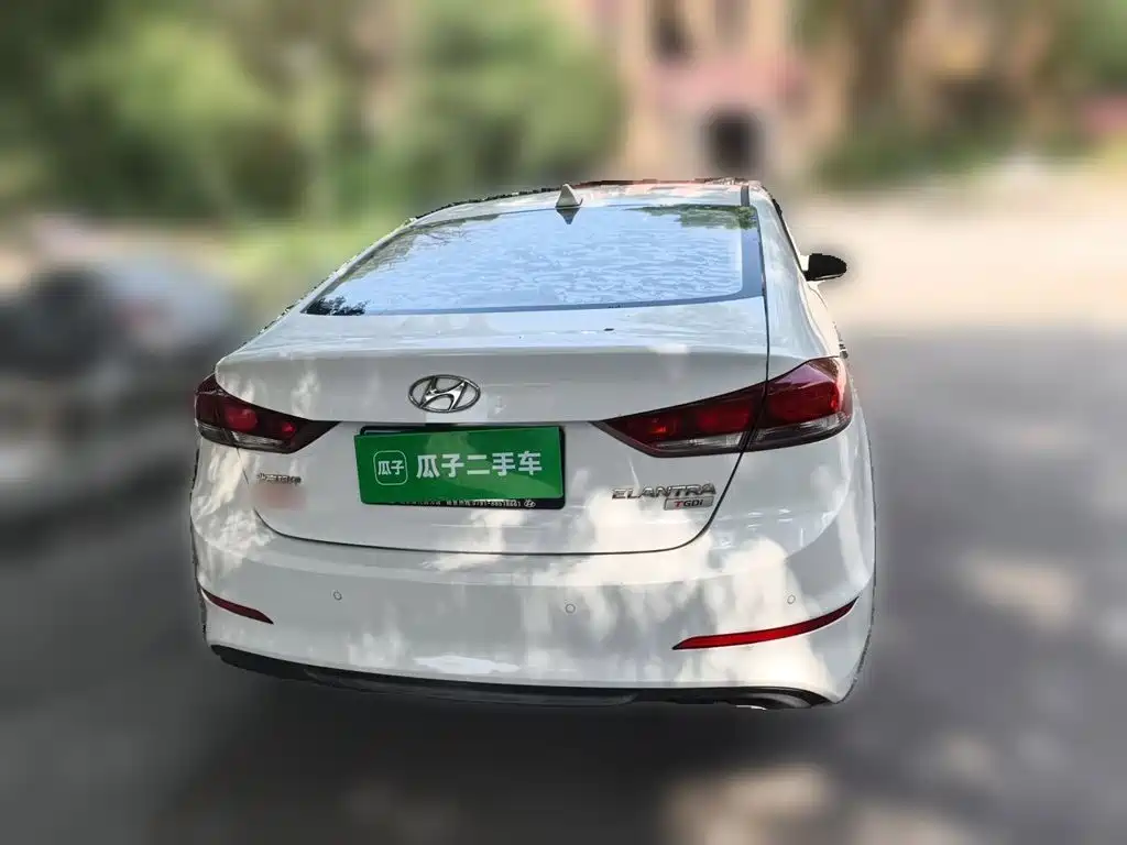 Hyundai Elantra — миниатюра 3